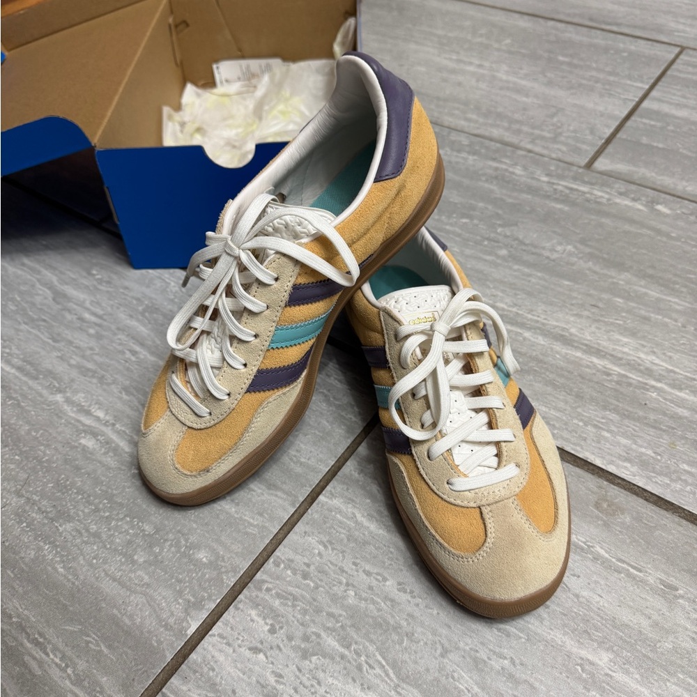 Adidas Gazelle Indoor women’s 7.5, men’s 6.5